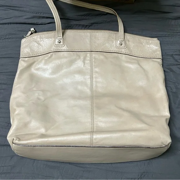 Coach Laura Signature Taupe Leather Tote Shoulder Bag Travel Casual Everyday Bag - Picture 14 of 16
